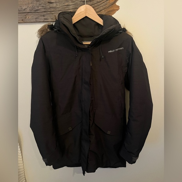 Black Helly Hansen Winter Coat with Fur Lining on Hood - Picture 1 of 5